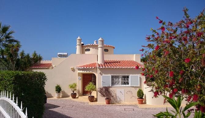 Get Lovely Villa In Carvoeiro Sea Views Beach In Walking Distance For iPhone Get Wallpaper Lovely Villa In Carvoeiro Sea Views Beach In Walking Distance Desktop Wallpaper Free