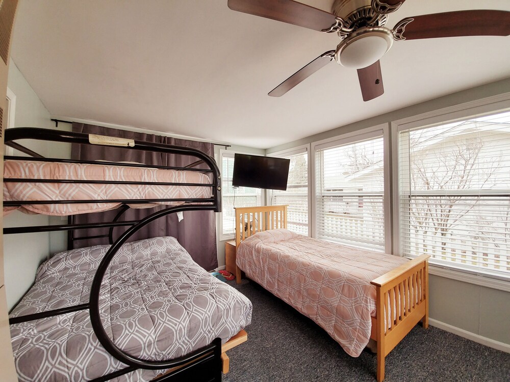 BeachFrontRentalTennis court&playground directly across the street