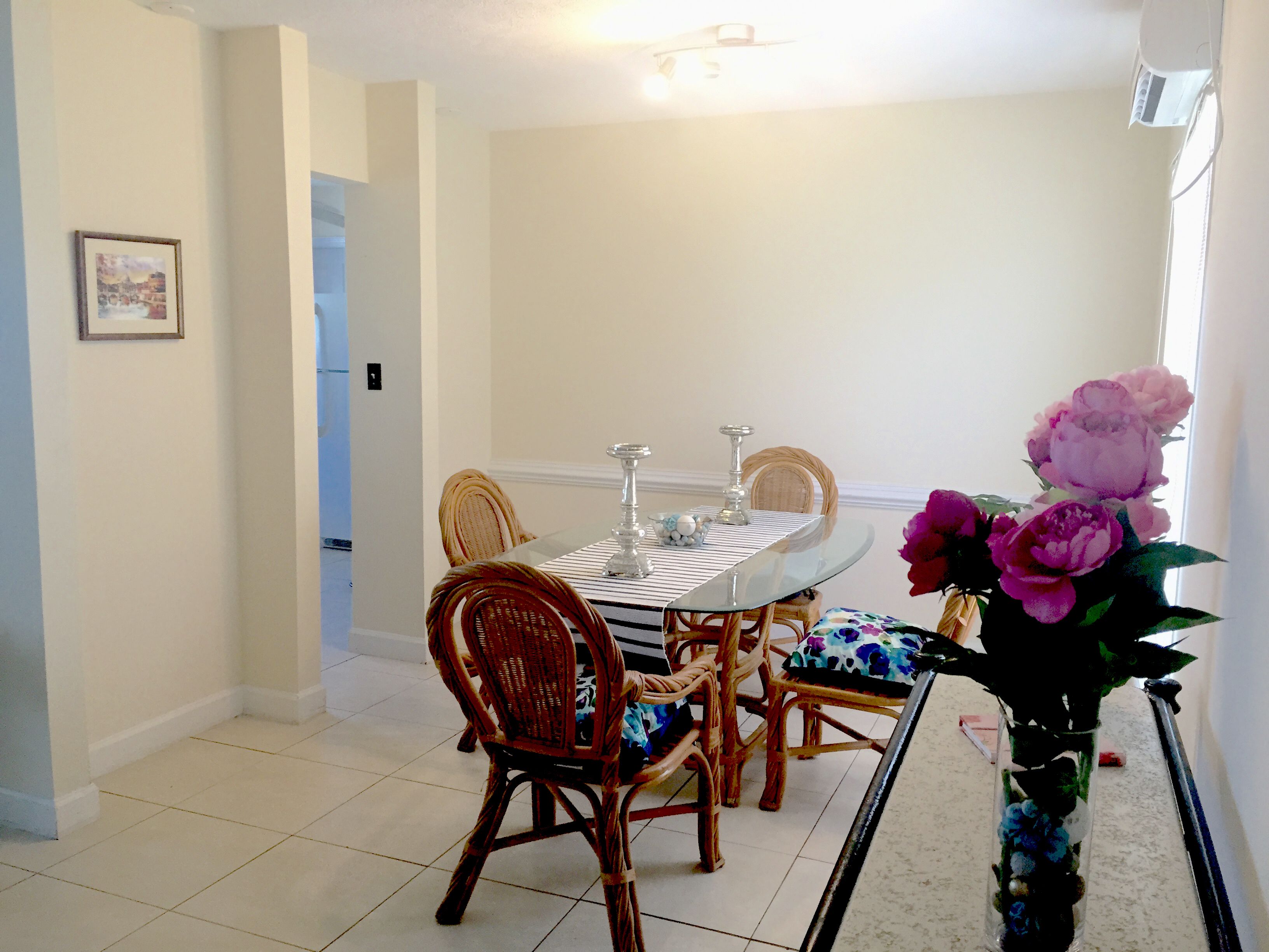 Cayman Brac. Luxury Boutique Beach House in in Molusca Heights, Cayman Islands