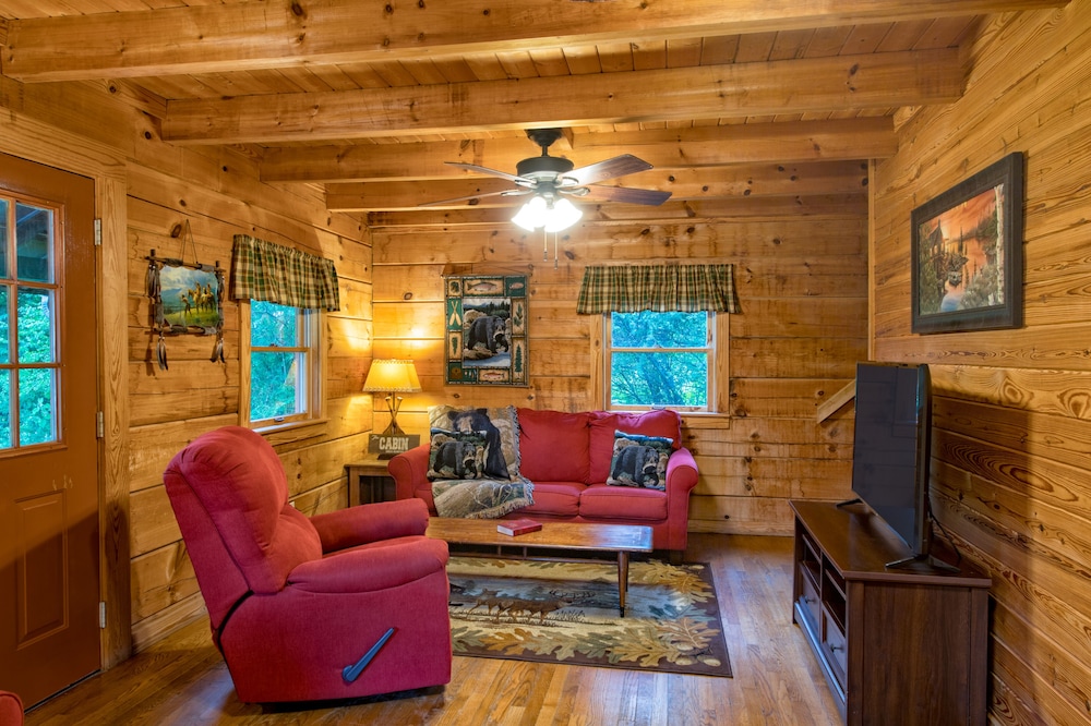Rippling Waters Retreat Riverfront Rustic Cabin in Townsend, TN in