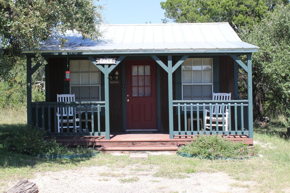 The Cozy Cabin Whiskey Mountain Great Location In Rio Frio