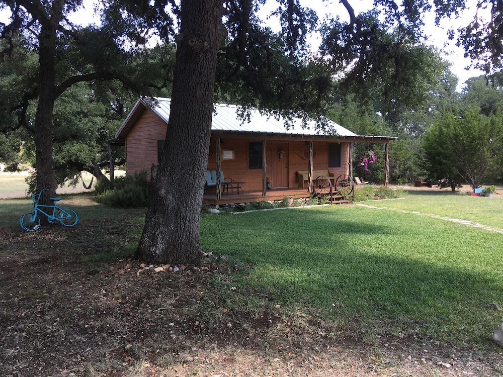 Secluded Cabin on 1,000 Acre Ranch between Lost Maples and Garner