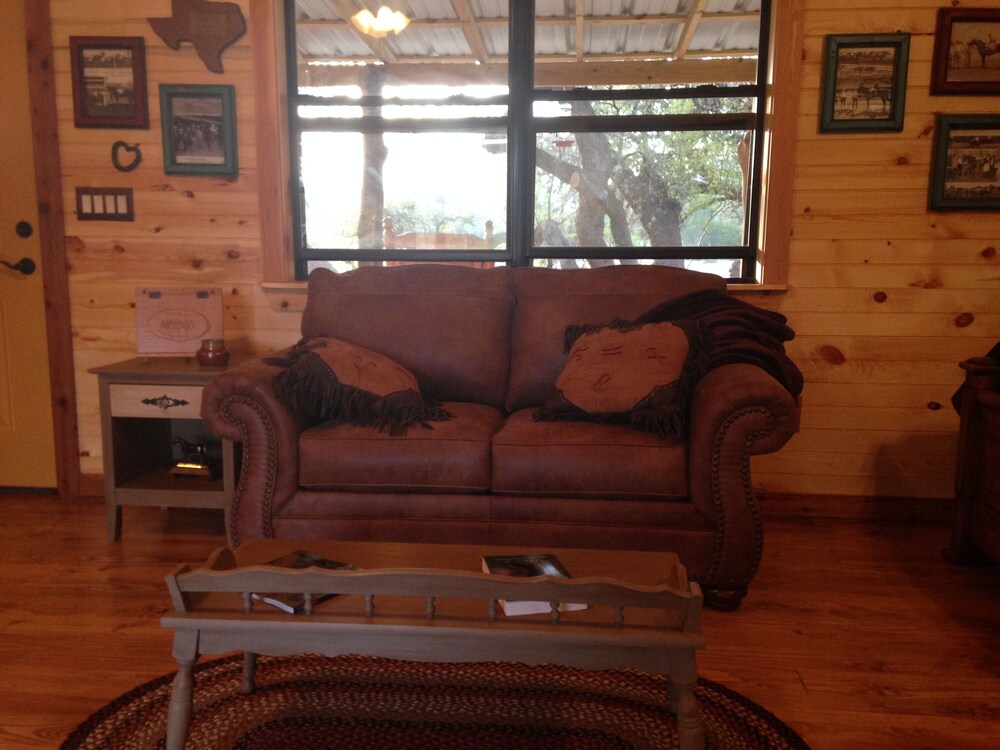 Secluded Cabin on 1,000 Acre Ranch between Lost Maples and Garner