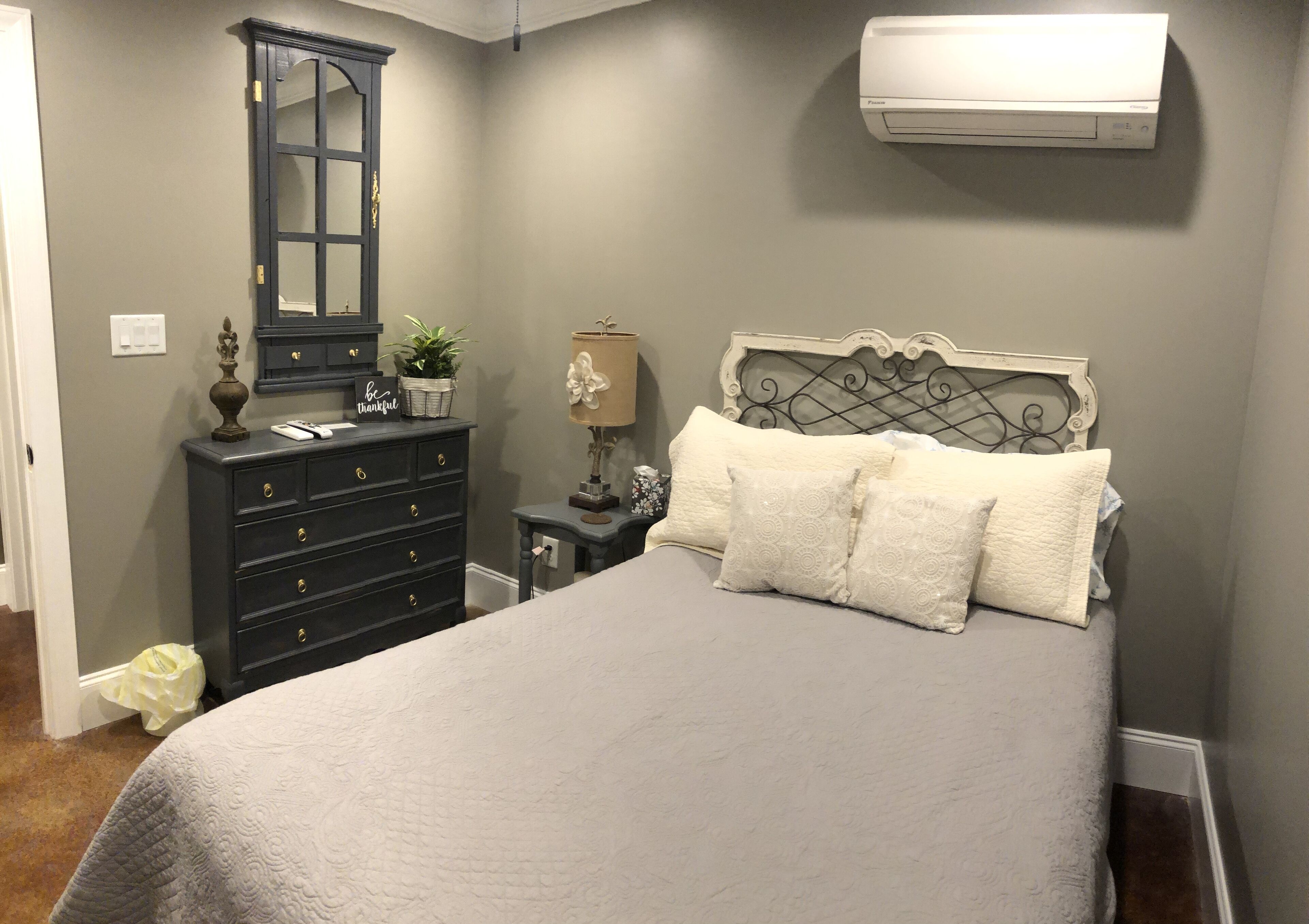 Private, fully furnished, sleeps four. Beautiful retreat and close to town. in Corinth, United States