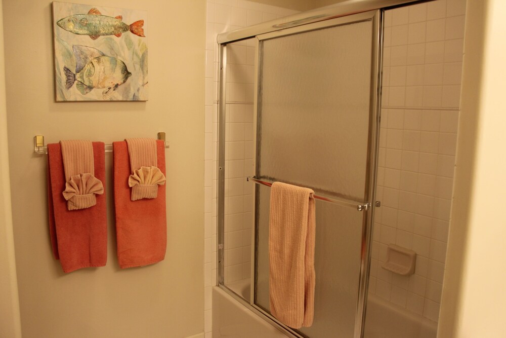 Emerald Bay Condos, TopSider in Lake Ozark Best Rates & Deals on Orbitz