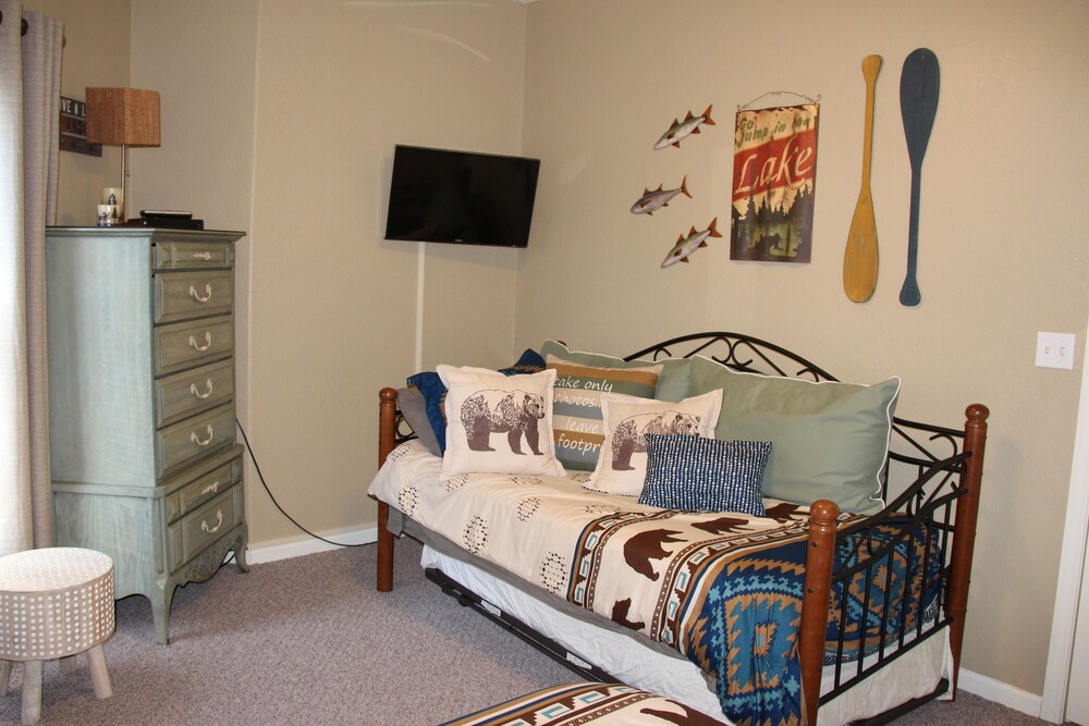 Emerald Bay Condos, TopSider in Lake Ozark Best Rates & Deals on Orbitz