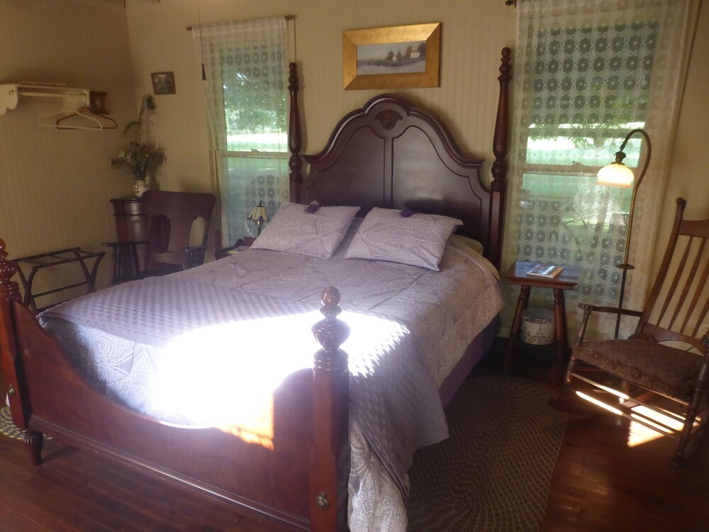 Cozy Cottage at Lavender Farm near Jack Daniel's Distillery, with