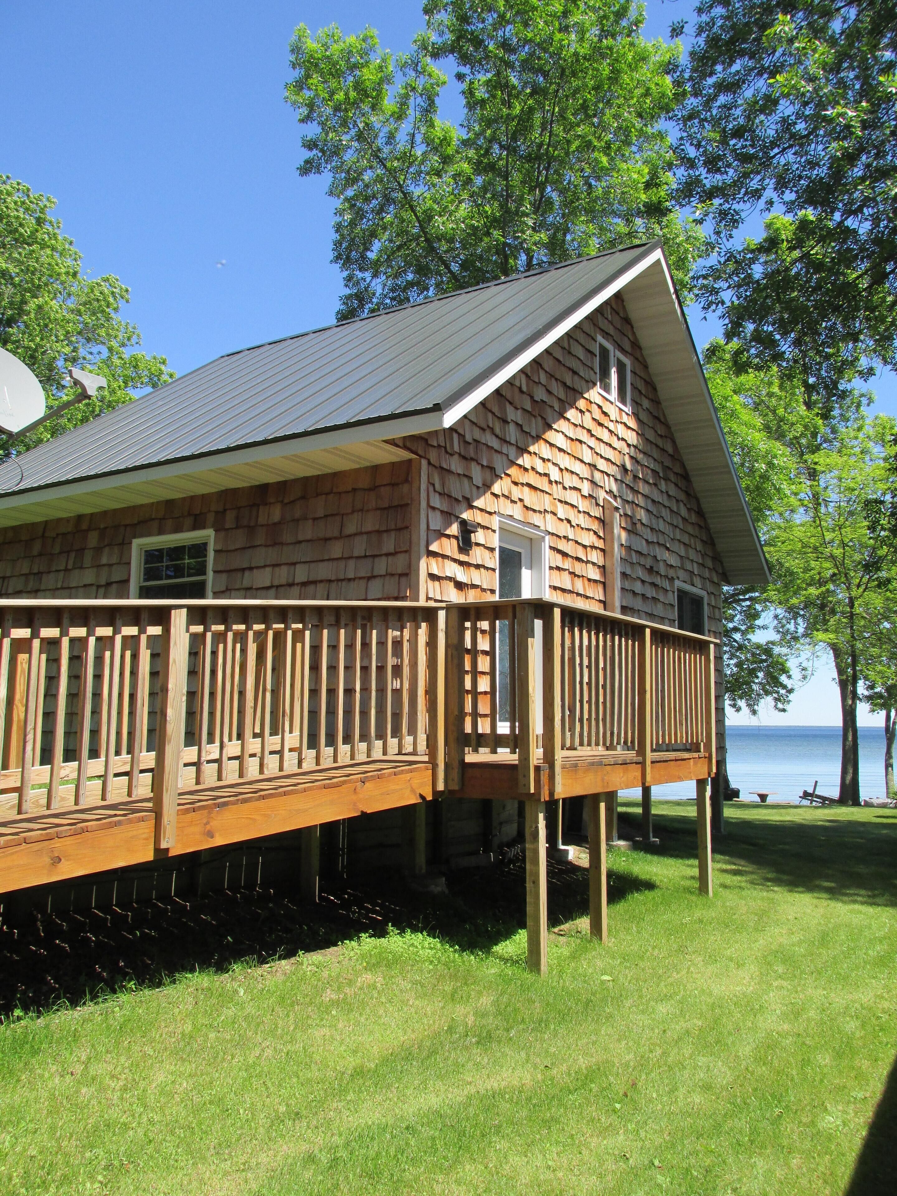 Amore' De Bay Romantic Suite for 2 Includes Free Continental Breakfast & Wifi in Escanaba, United States