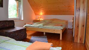 3 bedrooms, premium bedding, free WiFi