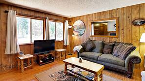 Flat-screen TV, fireplace, DVD player