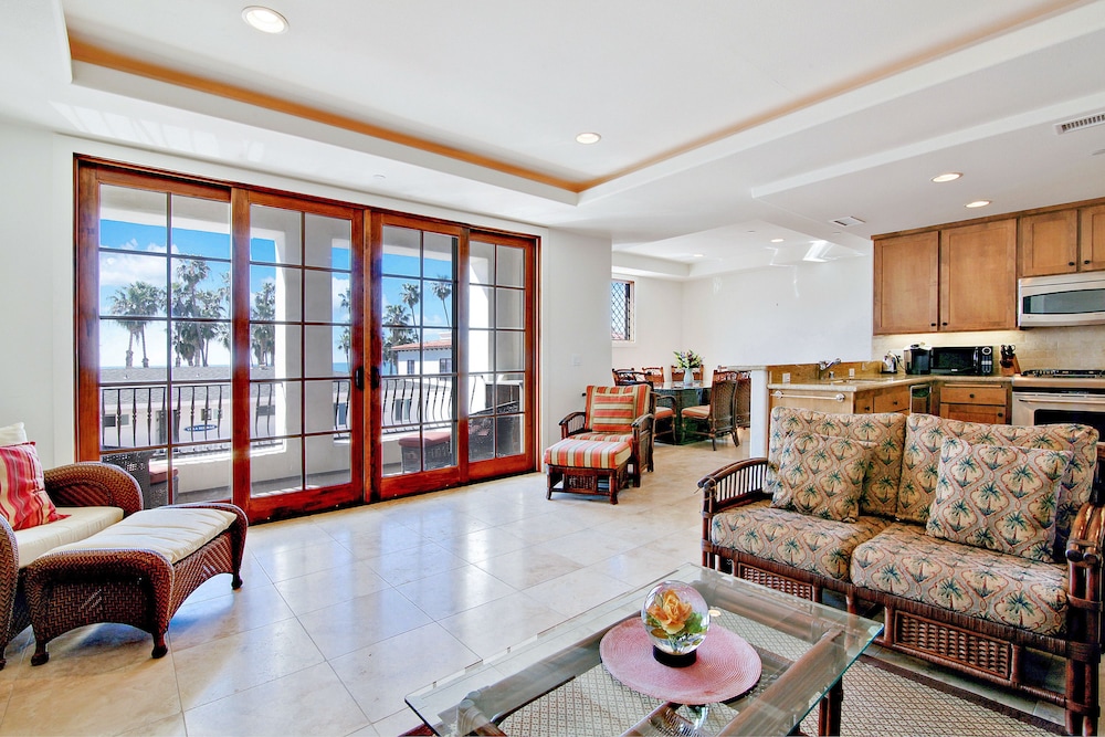 113 Coronado Condo by RedAwning in San Clemente, United States
