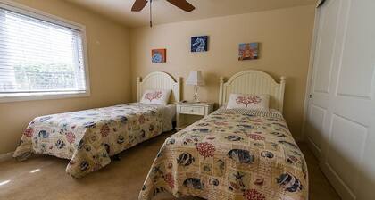 313 Avenida Del Mar Townhouse Unit B by RedAwning