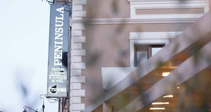 Peninsula Boutique Hotel