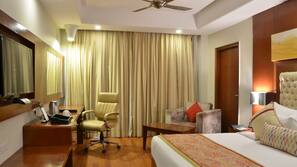 In-room safe, desk, iron/ironing board, free WiFi