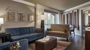 In-room safe, desk, iron/ironing board, WiFi