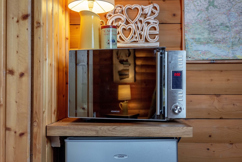Redlands Country Lodge Log Cabin Apartments & WeeBothy