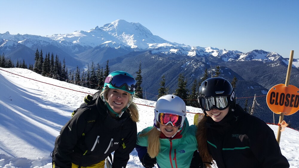 Cozy Studio Apartment Near Crystal Mtn Ski Resort & Mt Rainier National