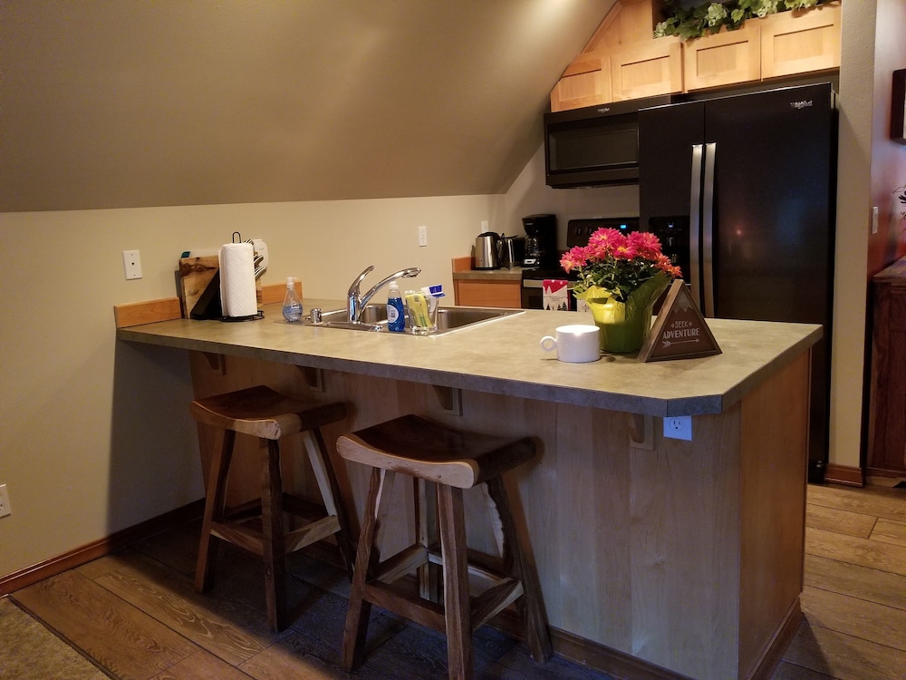 Cozy Studio Apartment Near Crystal Mtn Ski Resort & Mt Rainier National