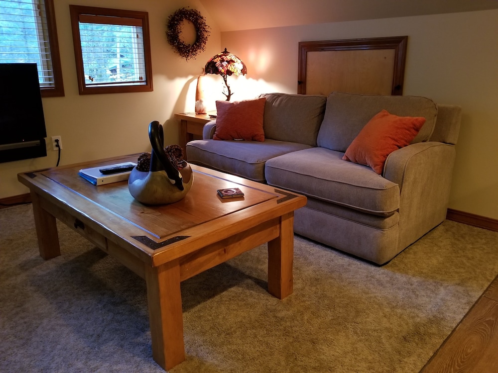 Cozy Studio Apartment Near Crystal Mtn Ski Resort & Mt Rainier National
