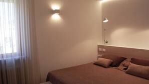 Premium bedding, minibar, in-room safe, desk