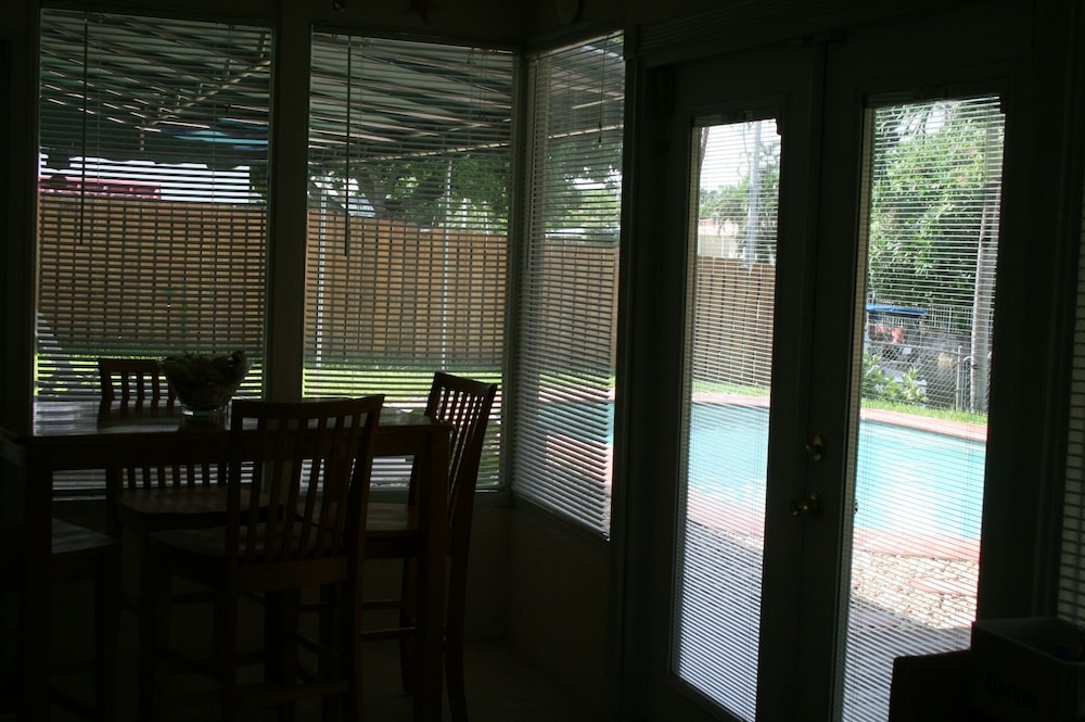 Family, Pet & Boater Friendly !!!!