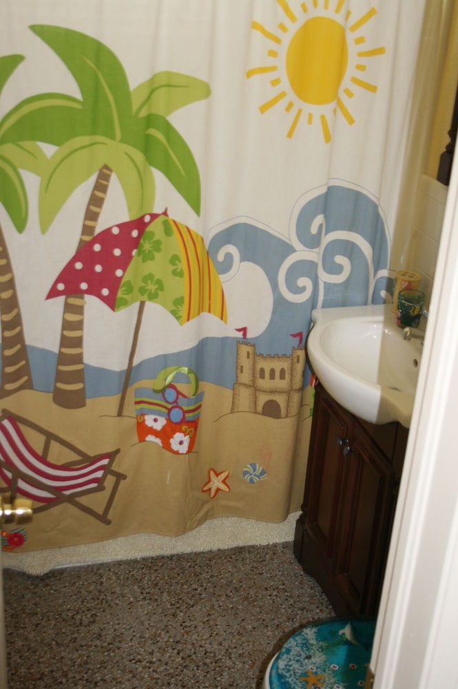 Family, Pet & Boater Friendly !!!!