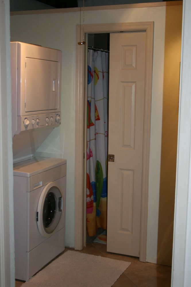 Family, Pet & Boater Friendly !!!!