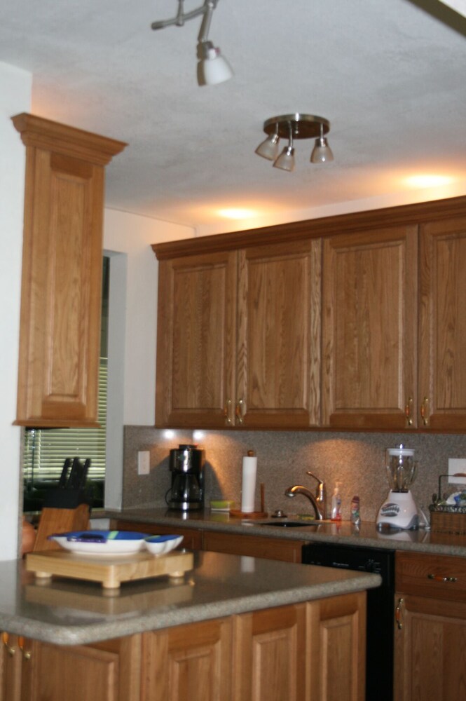 Family, Pet & Boater Friendly !!!!