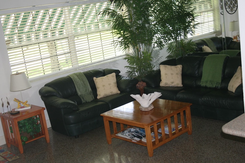 Family, Pet & Boater Friendly !!!!