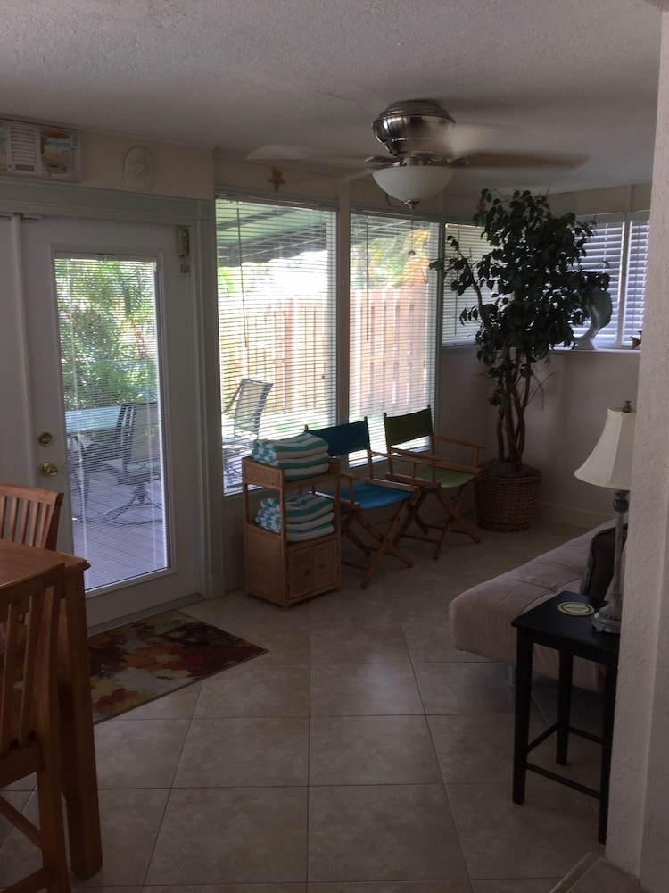 Family, Pet & Boater Friendly !!!!