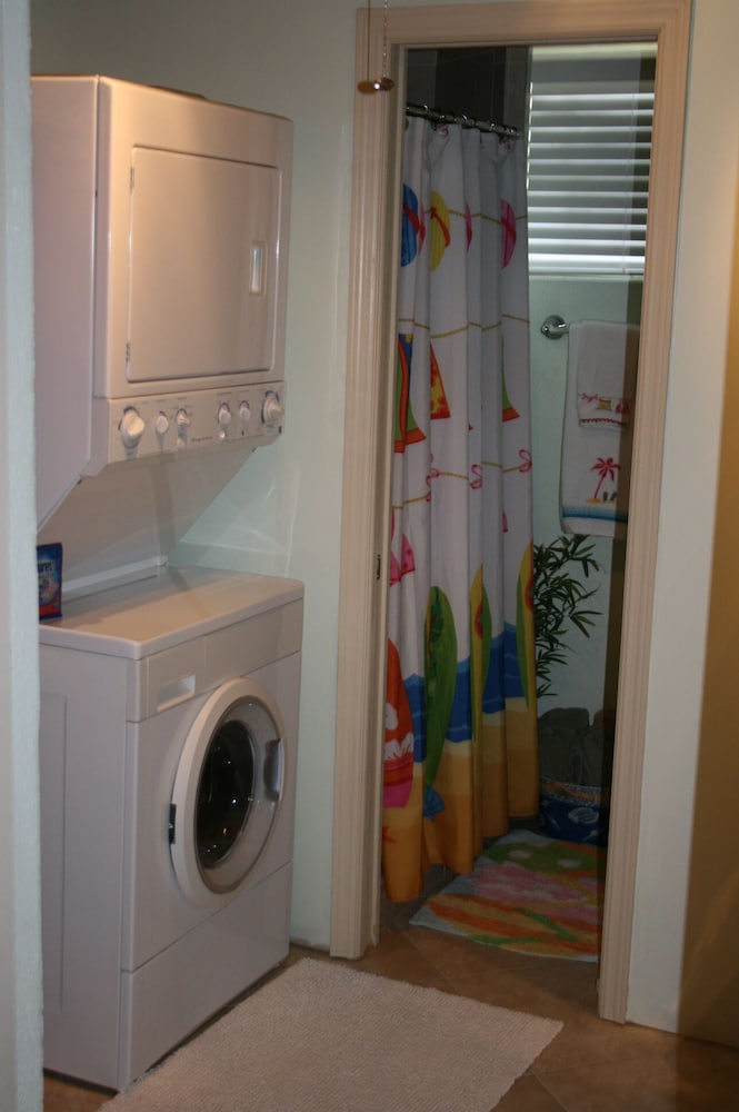 Family, Pet & Boater Friendly !!!!