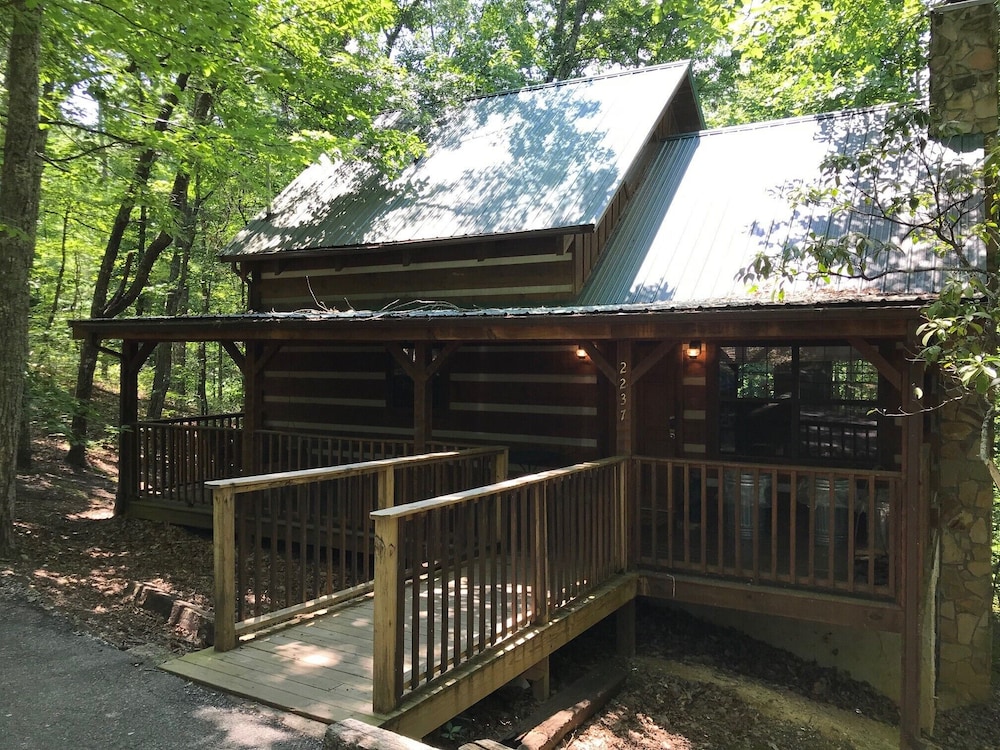 Affordable 2br2ba Cabin Mins From Dollywood Ober Gatlinburg Pets