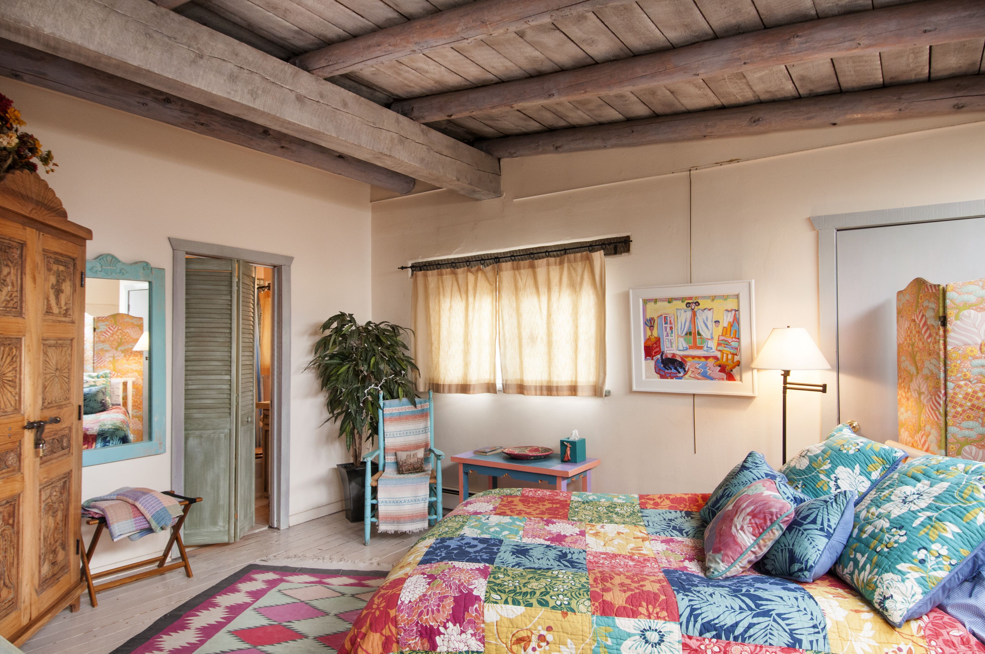 1 Block From Taos Plaza - Guest House Surrounded by Museums & Galleries in Taos, United States