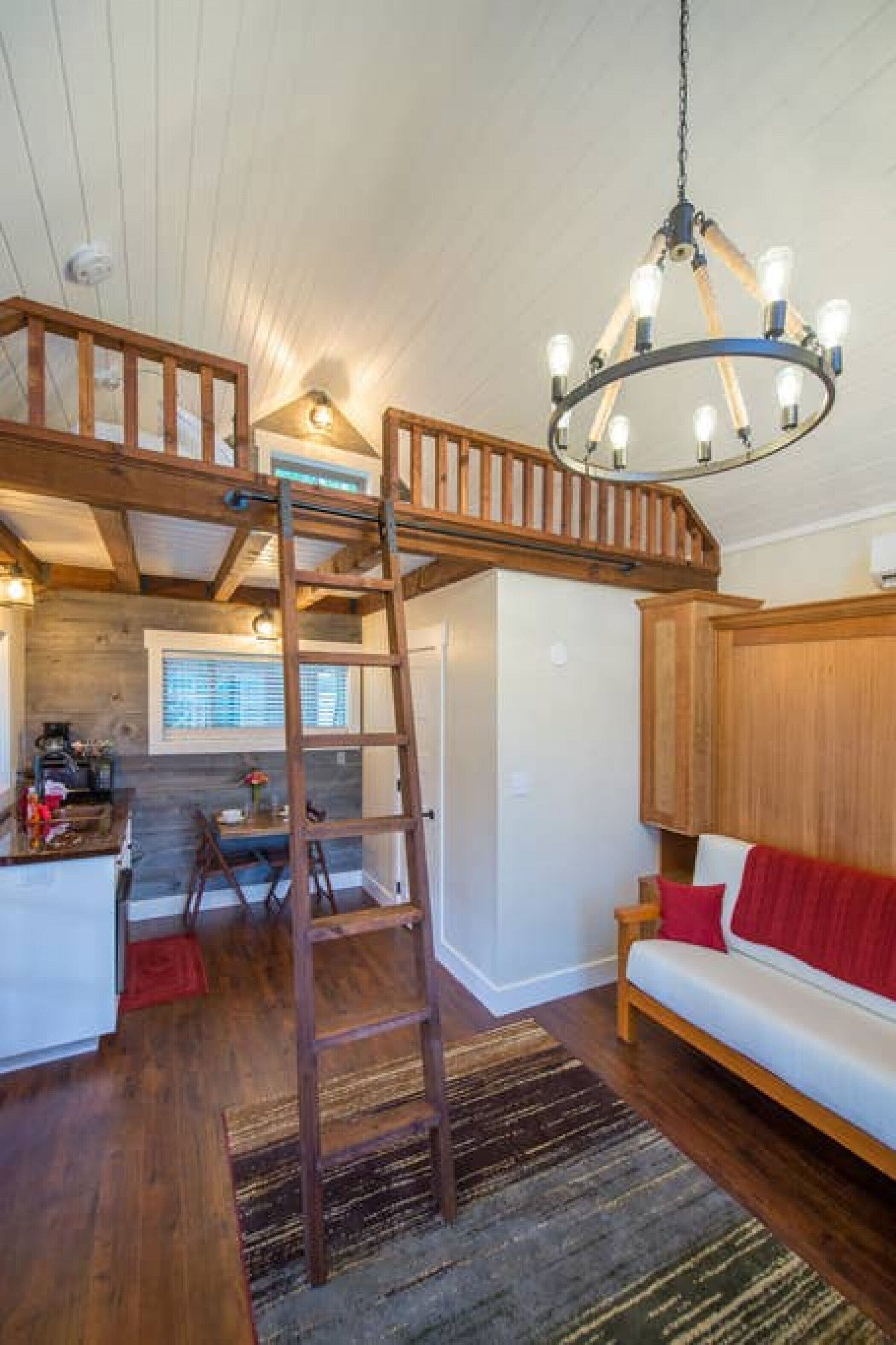 Country Tiny House - 10min to Silos at Magnolia (#5) in Waco, United States