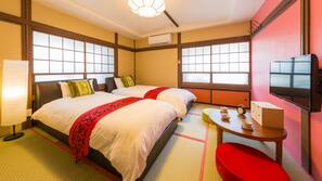 In-room safe, desk, free WiFi