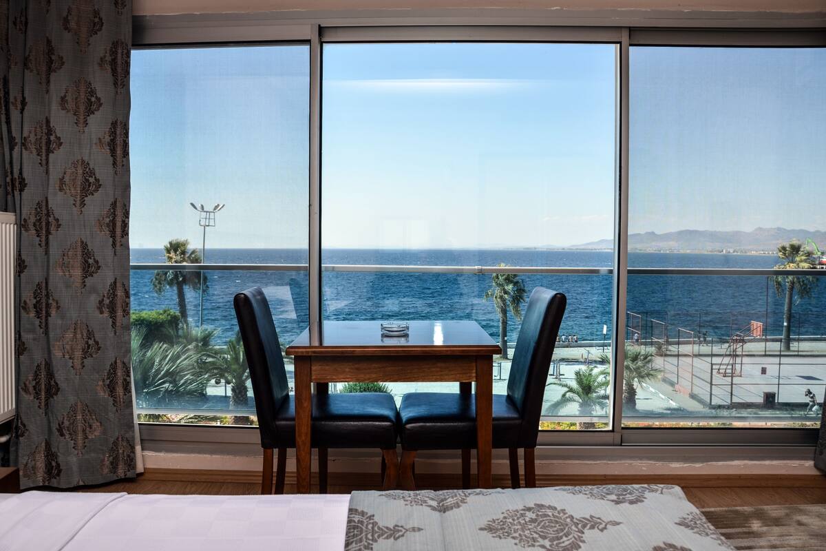 Perla Otel In Dikili Turkey Expedia