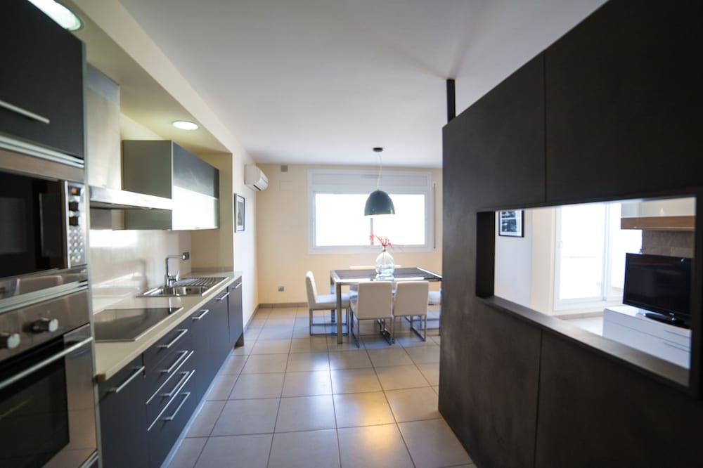 Photo - Agi Drugstore Apartments