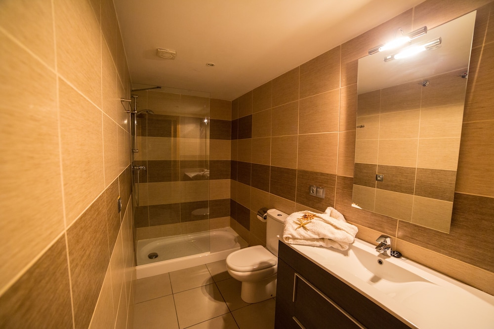 Photo - Agi Drugstore Apartments