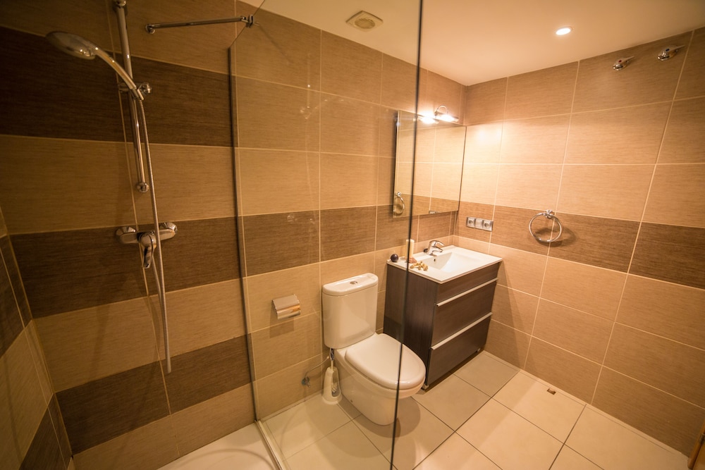 Photo - Agi Drugstore Apartments