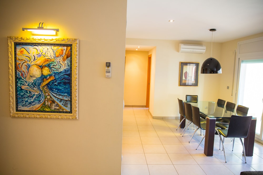 Photo - Agi Drugstore Apartments