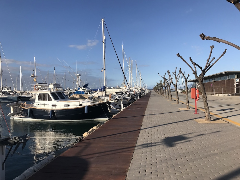 Photo - Agi Drugstore Apartments