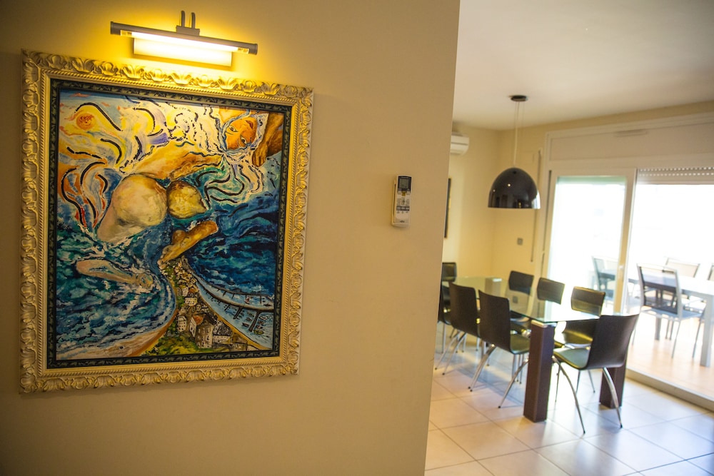 Photo - Agi Drugstore Apartments