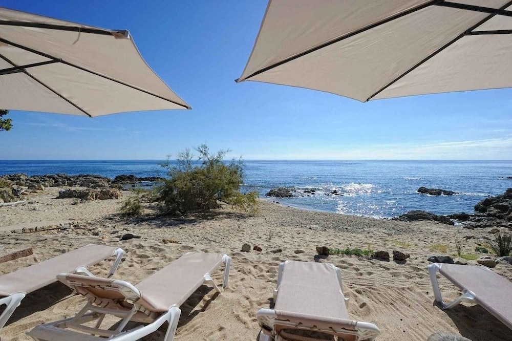 Domaine De Pianiccia In Favone Hotel Rates Reviews On Orbitz