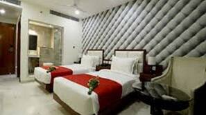 Premium bedding, desk, rollaway beds, free WiFi