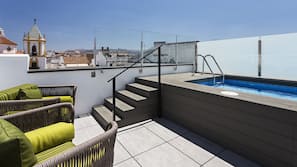 Minibar, caja fuerte, escritorio y cortinas opacas