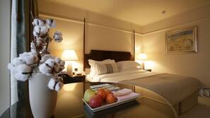 Minibar, in-room safe, individually decorated, individually furnished