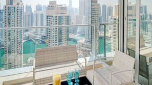 2 bedrooms, in-room safe, individually decorated, individually furnished