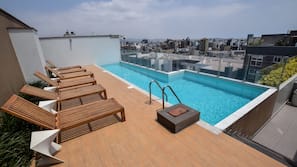 2 piscinas al aire libre