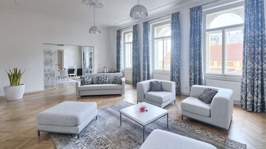 EMPIRENT Grand Central Apartments
