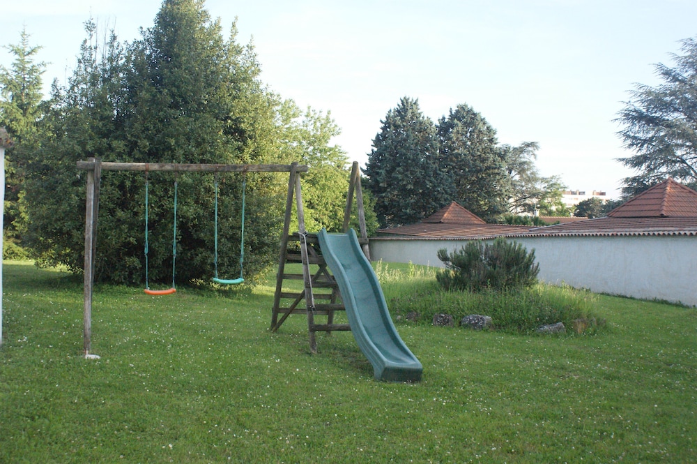 儿童活动区 - 室外